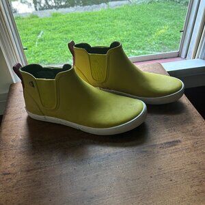 Bright Yellow Bogs Rain Ankle Boots - Size 9